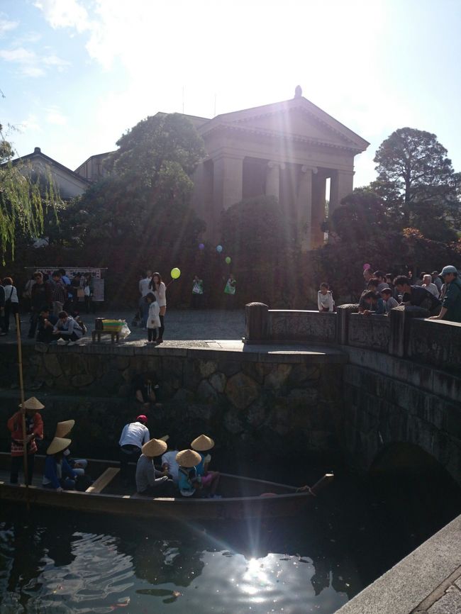 大原美術館の外観を撮影しましたが、この時間帯は逆光になるようです。<br />携帯で連絡を取り合い、やっと５名と合流。<br />（14：41）