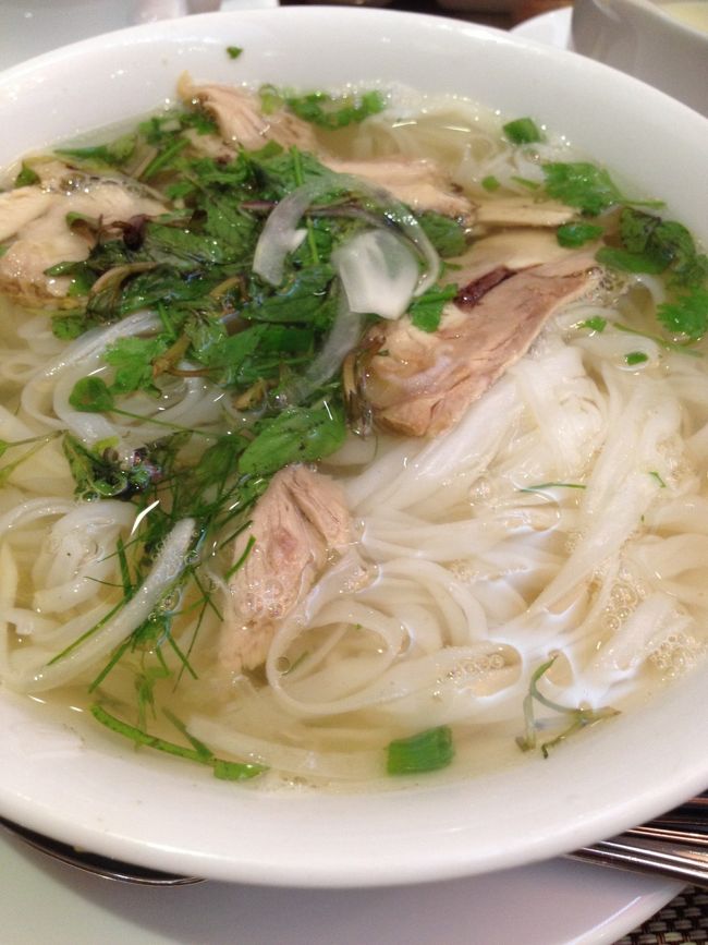 おなじみのフォー。さすがに美味しい。