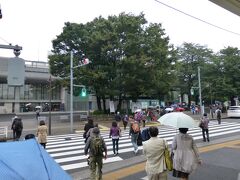 公園口を出て信号を渡れば　すぐそこが上野公園です。