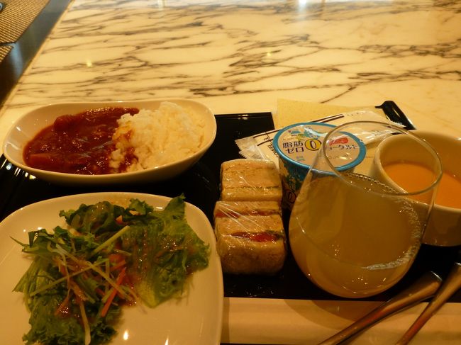 朝食は朝カレー。