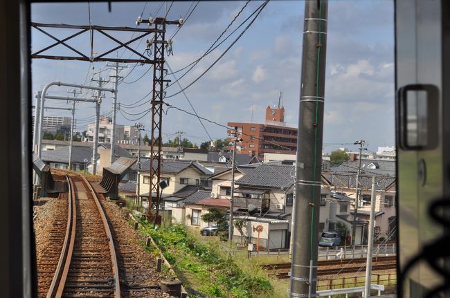 　北陸本線が見えます。