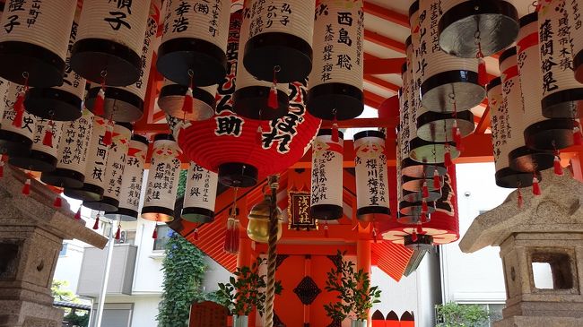 浅澤神社提灯、芸能人の名も