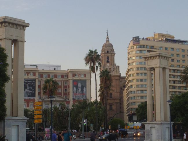 また、れいろんさんと会って夕食を食べにマラガの中心部へと歩いて行きました。