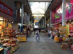 ユーグレナモール、お土産はほぼここで揃います。