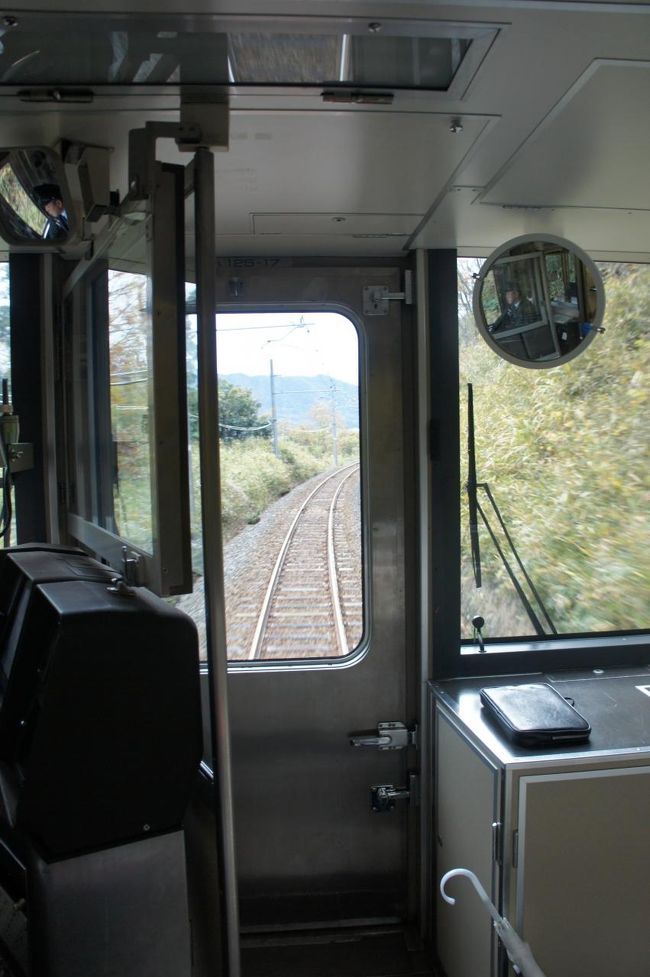 腹ごしらえのあとは、本日のお宿を目指します。<br /><br />安さで決めたお宿で、宿泊代はひとり1万円ちょっと。<br />設備はかなり年季が入っていましたが、<br />費用対効果を考えたらなかなかのものでした。<br /><br />カニシーズンのこの時期、近辺の宿はどこも軒並み25000円ほどしますので、<br />エコノミー旅行派の我が家にとっては格好のお宿でしたが、<br />今は閉館してしまったとのこと。残念！<br /><br />