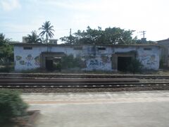 枋寮駅

この辺りから、列車は海沿いから内陸に入っていきます。
