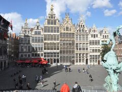 アントワープの大広場を囲むギルドハウス