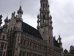 ブリュッセルの大広場
雨が降り出した・・・