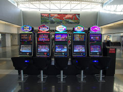 空港内にカジノがあるっつーのはホントだった。