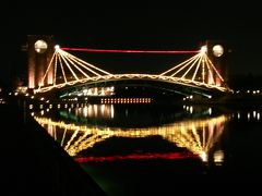 運河から見た天門橋です。
また、富岩運河還水公園はドラマ「恋仲」のロケ地にもなりました。