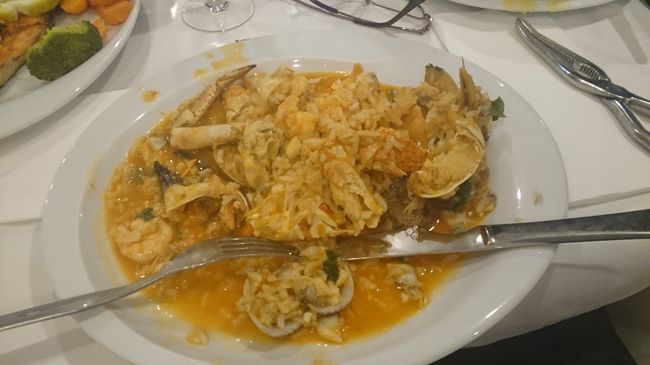 アロス　デ　マリスコ<br />最近　カニの代わりにカニのカマボコが使われている。<br />