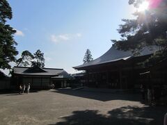 最初に訪れたのは毛越寺。

奥州藤原氏ゆかりの寺院。