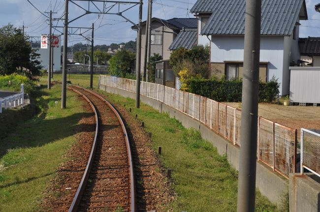 　左にカーブして、