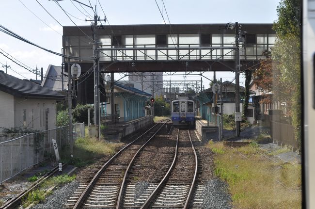 　上り電車が待っています。