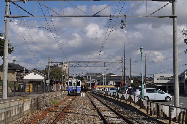 　ホームの西側から眺めます。