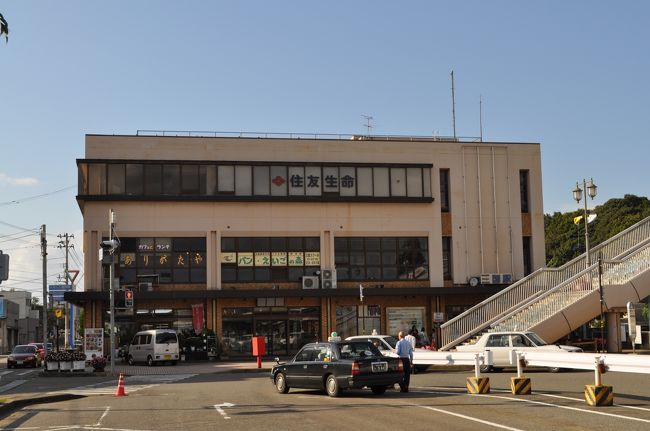 　立派な三階建てです。