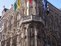 市庁舎
でっかすぎて全部は収まりません！