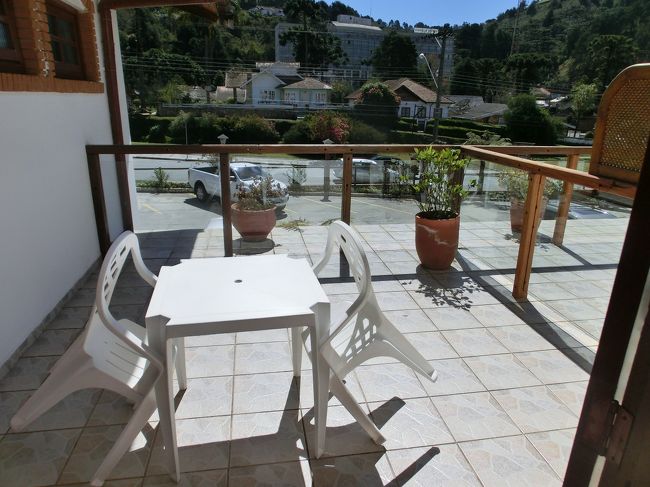 <br /><br />ホテルJBというわりと安めのホテル。<br /><br />でも、こんなテラスがあっていい感じです。