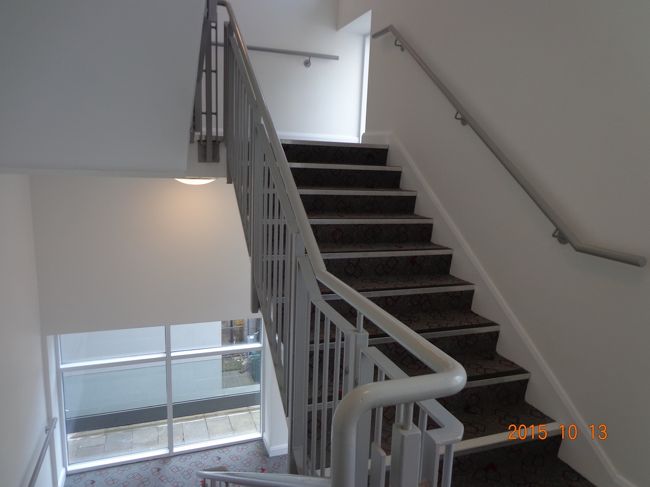 １階だけ降りたら４階のレセプション。さらに１階降りた３階には朝食会場でもあるレストランがありました。