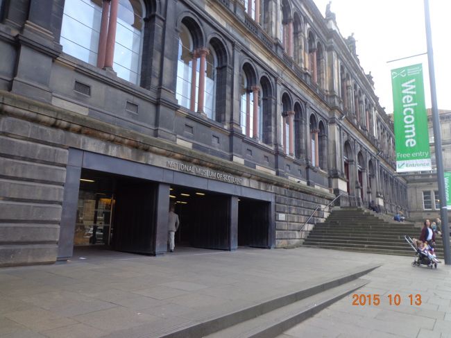 スコットランド国立博物館はホテルのすぐ近くです。