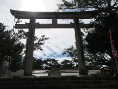 大陸からの団体さんは行かない護国神社なのだー。

波上宮の横にもあったけどね。