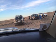 サハラ砂漠で日没を見るために途中下車


