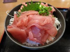 前回と同様にお昼ごはんを食べるために清水魚市場河岸の市へ。