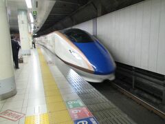 上野駅にて。あさま６０９号長野行き。