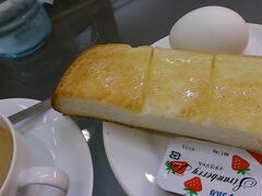 喫茶店のモーニング。
朝食をあまりとらないので少な目ですが、本当は小倉チーズトーストを試したい。。絶対美味しいはず！