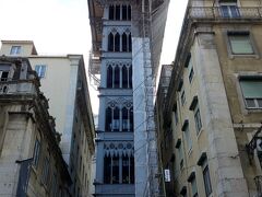 低地のバイシャ地区に出てきてしまった為、
まだ見ていないサンタ･ジュスタのエレベーターで上がろうと試みるも、
ガーン、凄い行列。
行列に並んでいては展望台に着いた頃には日が暮れてしまうと判断し、諦める。