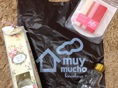 最後にスペインの雑貨屋「muy mucho」で、石鹸、ルームフレグランス、電球型のビンを買いました。
