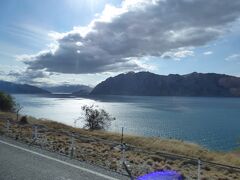 　このあとは右にLake Hawea、そしてそれを過ぎるとまた左側にLake Wanakaが見えて参ります。