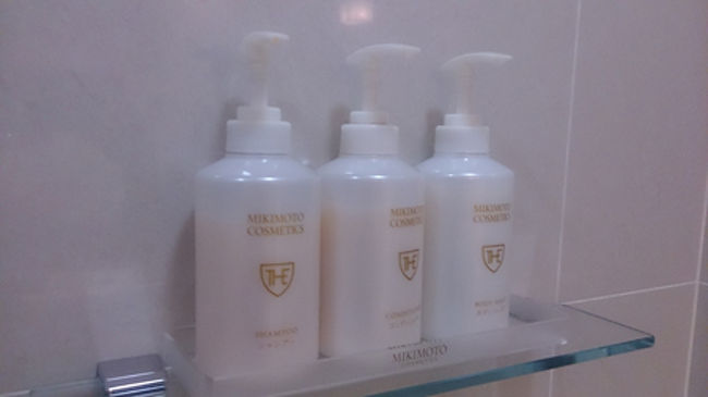 こちらのボトルはミキモトです。