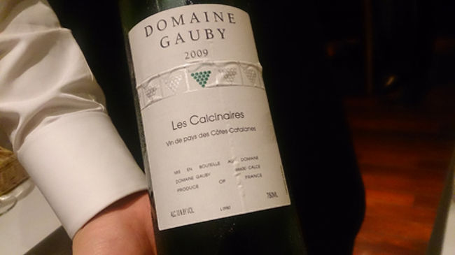 2009 Vin de Pays  des Coates Catalaned Blanc les Calcinaire Gauby<br />ラングドック地方のお酒です。ラングドックはフランスのワインの全てのだいたい四割ほどのブドウを作っているとのこと。50年前までは無名だったとのことでした。今ではかなりポピュラーですよね！