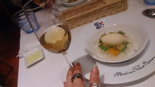 2010 Muscat de Beaumes de Venise Perrin&amp;Fills<br />甘い甘いワインです。<br />思わず笑顔になってしまいます。