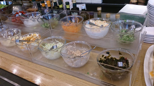 サラダもいろいろな種類があります。