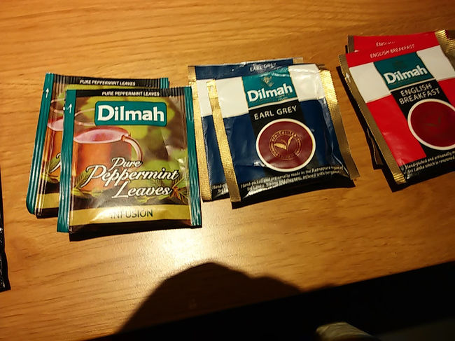 こちらはフリーの紅茶類。<br />飲まなかったので持って帰って来ました。(笑)