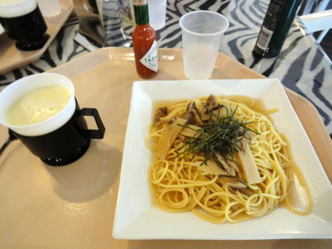 私は、和風ｽﾊﾟｹﾞﾃｨ。<br /><br />息子はｶﾂｶﾚｰでしたが、写真撮る間もなくがっついて食べてました。