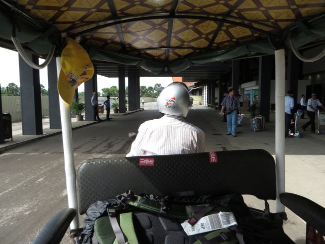 空港でＳＩＭカードを購入しようとしましたが、わかったと頷きながら乗れと言うので、従うまま乗車。（これがいけなかった）