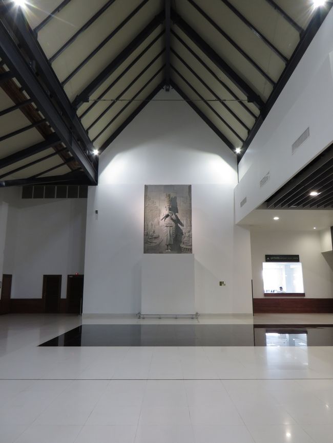 拝んでおきましょう。