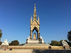 公を囲む四隅のレリーフに、大英帝国の繁栄を支えた技術名※が彫られていたのは豆知識です。

※農業「Agriculture」、商業「Commerce」、製造業「Manufactures」、エンジニアリング「Engineering」