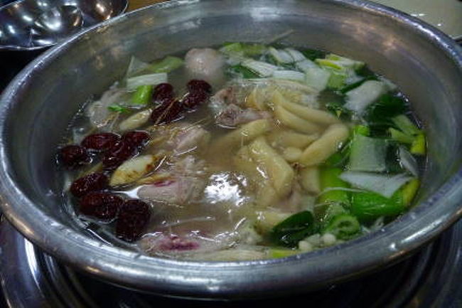 タッカンマリは20000Wで、2000W追加すればナツメや人参も追加できます。ご飯もあるし、大満足でした。