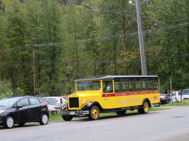 街の観光バス。<br />昔の格好をしたお姉さんが案内してくれるようです。<br />乗りませんでした。