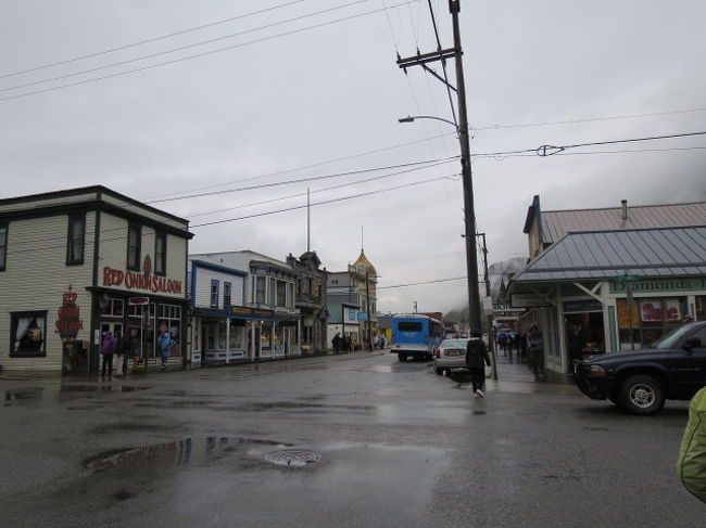 うーん。少し寂し気な町並みに見えました。雨のせいでしょうか？