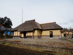 加美町南小路の松本家住宅．
江戸後期の建造，寄棟造，茅葺，国重要文化財．

2014年12月の訪問．