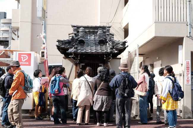 那古野地蔵堂<br />旧暦７月２４日に住民の繁栄、安全を祈願して祭礼をしています