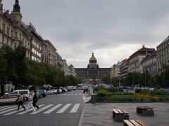 集合場所はこのあたり。ヴァーツラフ広場に面してます。