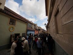 黄金の小道

なぜここまでチケット制にするか理解に苦しみました。