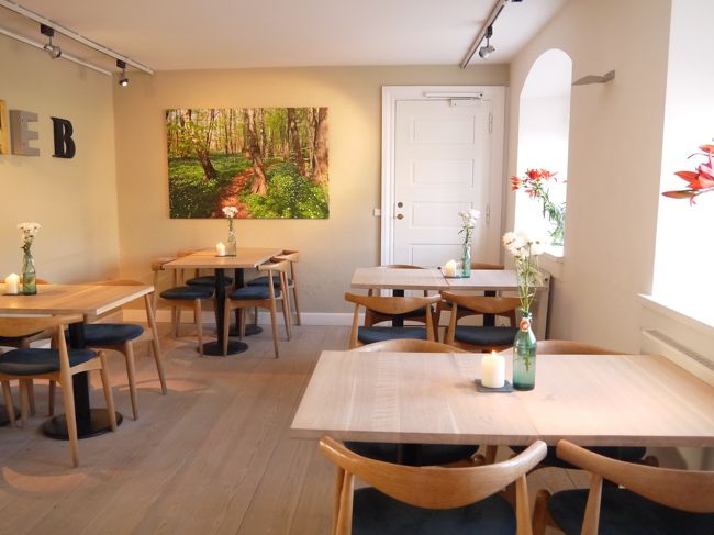 私のカメラじゃあれだけど、ほんとステキなカフェだったんですよー。