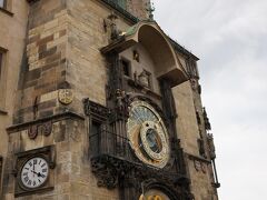 地上に降りてみるとたまたま４時でたくさんの人が時計台の周りにいました。

ん〜そごうの時計の方がすごいかも…。